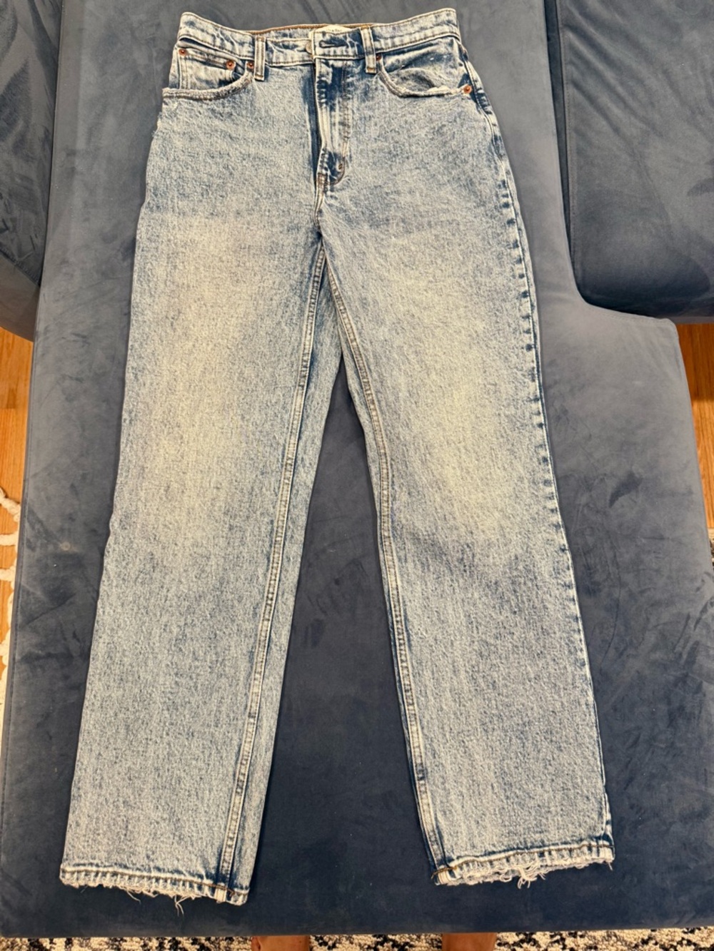 Abercrombie 90s Straight Leg Light Acid Wash Jeans